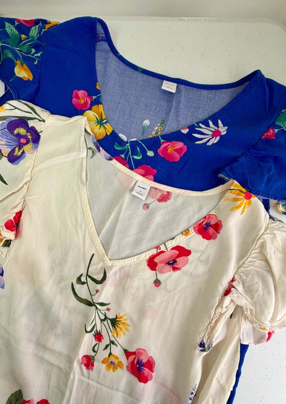Lot of 2 Old Navy Floral V-Neck Flutter Sleeve Blouses White and Blue Small